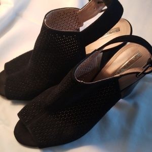 Tahari Sandals